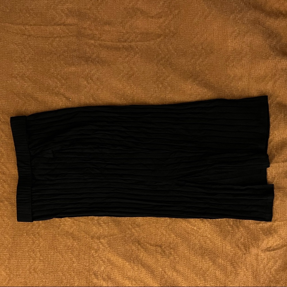 Black midi skirt